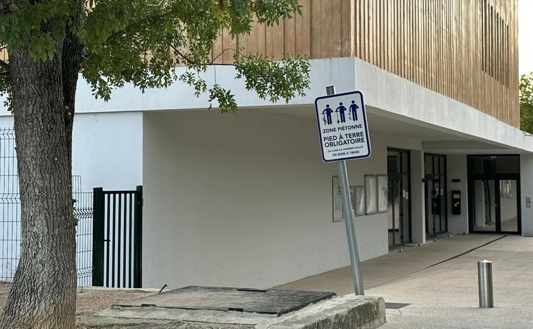 𝐄́𝐜𝐨𝐥𝐞 𝐦𝐚𝐭𝐞𝐫𝐧𝐞𝐥𝐥𝐞 𝐍𝐢𝐜𝐚𝐢𝐬𝐞 : 𝟒 𝐚𝐧𝐬 𝐩𝐥𝐮𝐬 𝐭𝐚𝐫𝐝, 𝐥𝐞 𝐦𝐚𝐧𝐪𝐮𝐞 𝐝𝐞 𝐬𝐮𝐢𝐯𝐢 𝐜𝐨𝐮̂𝐭𝐞 𝐜𝐡𝐞𝐫