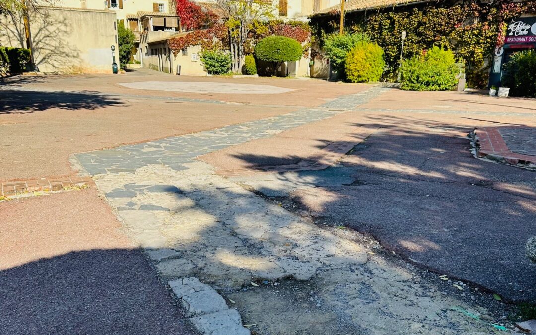 𝐏𝐥𝐚𝐜𝐞 𝐌𝐨𝐧𝐢𝐞𝐫 : 𝐞𝐧𝐟𝐢𝐧 𝐮𝐧𝐞 𝐫𝐞́𝐧𝐨𝐯𝐚𝐭𝐢𝐨𝐧 𝐚𝐭𝐭𝐞𝐧𝐝𝐮𝐞 𝐝𝐞𝐩𝐮𝐢𝐬 𝐝𝐞 𝐧𝐨𝐦𝐛𝐫𝐞𝐮𝐬𝐞𝐬 𝐚𝐧𝐧𝐞́𝐞𝐬